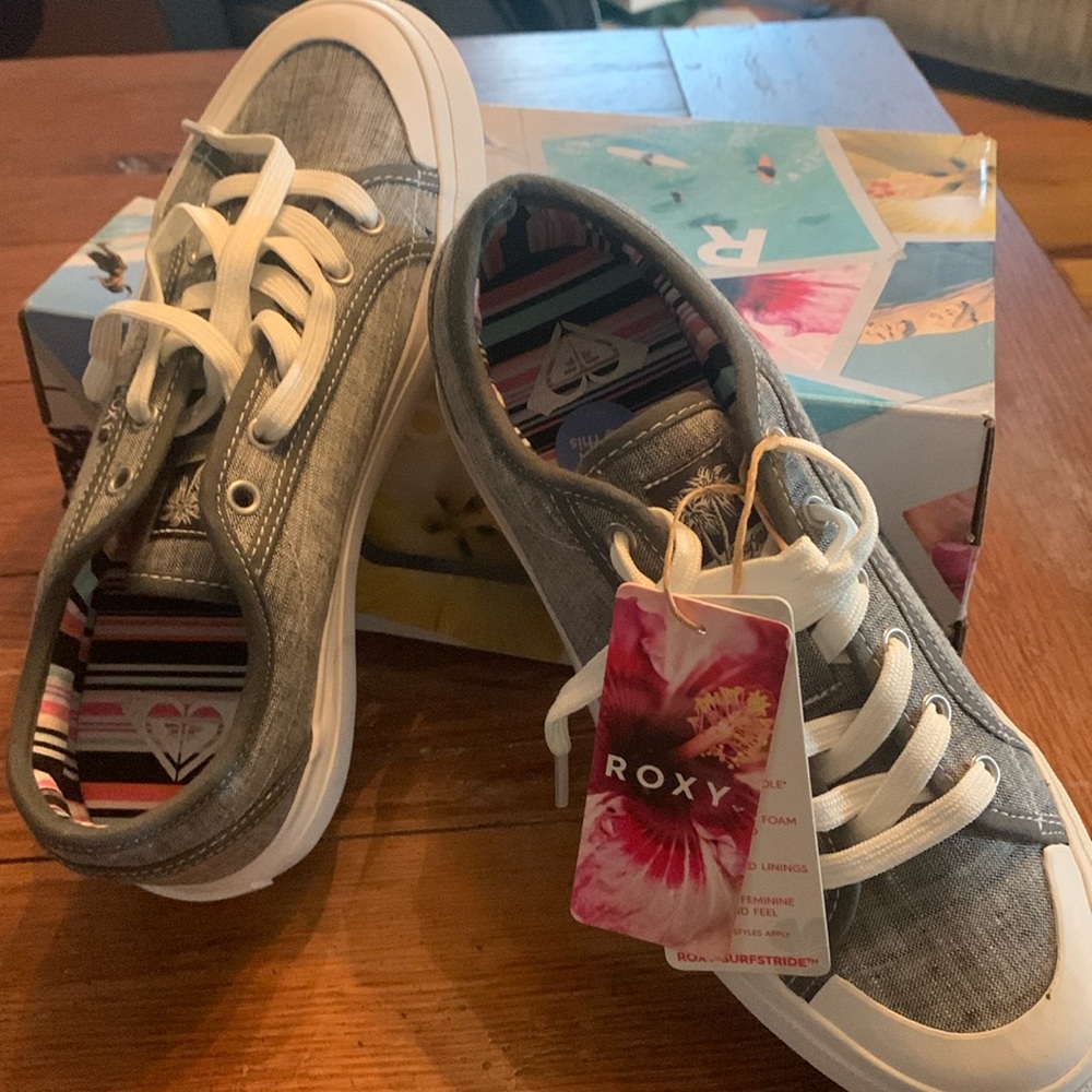 ROXY WEDGE SNEAKERS NEW IN BOX